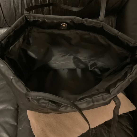 Victoria’s Secret Classic Tote Bag - Picture 2 of 7